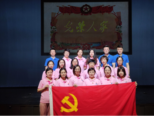 強(qiáng)國必須強(qiáng)軍，軍強(qiáng)才能國安  —青島城發(fā)集團(tuán)總部黨支部開展“中國夢、強(qiáng)軍夢、強(qiáng)國夢”主題黨日活動(dòng)